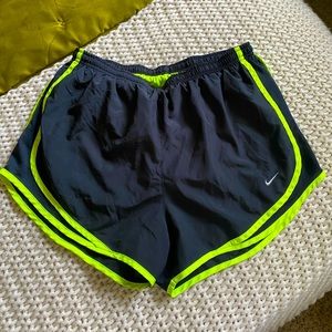black / neon yellow nike tempo athletic shorts L